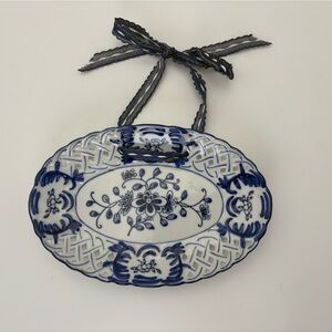 White Oval Metal Tray with Handles